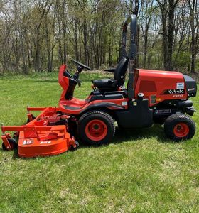 Cortadora de Césped Kubota Z1-421 Zero Turn, Cortadora de Césped Autopropulsada, Ancho de Corte de 42 Pulgadas, Naranja, Equipo de Corte Profesional - Product Image 1