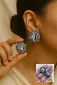 American Diamond Star Cut Nano Setting Studs pour les femmes Party Wear et Casual Wear Studs Luxury And Latest Design - Product Image 4