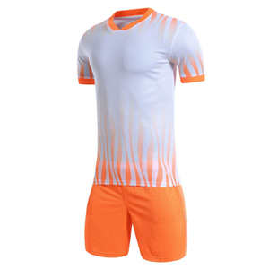 Uniformes de fútbol de poliéster 100% sublimados superventas, uniformes de fútbol de secado rápido transpirables de alta calidad con nuevo diseño personalizado - Product Image 5