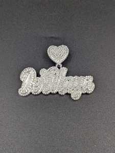Colgante de Plata de Ley 925 con Baño de Rodio, Diseño de Corazón con Incrustaciones de Diamantes Redondos de Moissanita VVS, Letra Personalizada, Unisex - Product Image 6