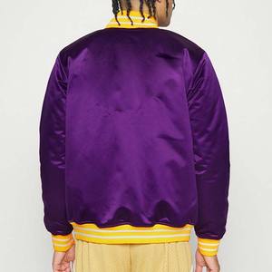 Chaquetas Bomber de Lona de Poliéster Color Morado para Hombre, Estilo Universitario Otoñal, Cuello Alto, Fabricación Personalizada OEM, Ropa Deportiva de Alta Calidad - Product Image 3