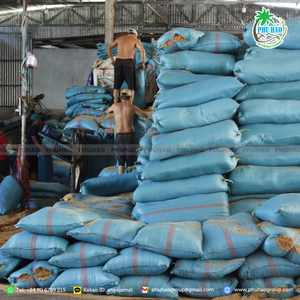 HOT PRODUCT Eco <b>Coconut</b> Peat Blocks Rejuvenate Soil Improve Water Holding Capacity And Promote Plant Growth From Viet Nam - Product Image 2