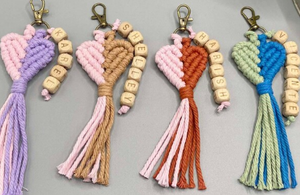 Porte-clés bohème personnalisé, embellissement en dentelle nommé exclusif, corde de coton sélectionnée avec des perles en bois naturel - Product Image 4