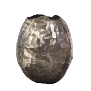 Increíble Florero de Aluminio Hecho a Mano con Acabado Plateado y Efecto Decorativo Martillado, en Oferta a Bajo Precio para Hermosos Macetas - Product Image 5