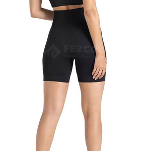 กางเกงขาสั้นโยคะเอวสูงสำหรับผู้หญิงมีโลโก้ - Product Image 2