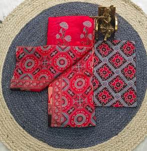 Dernière collection de saris en soie pure viscose avec des vêtements indiens et pakistanais au design de tissage lourd Minakari - Product Image 4