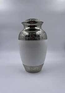 Urnas de cremación esmaltadas en negro de latón con bolsa de terciopelo gratis - Product Image 5