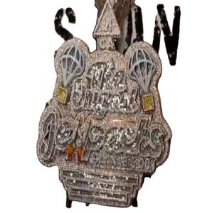 Colgante de Hip Hop chapado en oro personalizado de la colección sagrada de moda para hombres con incrustaciones de garra de moissanita ostentosas para fiestas - Product Image 1