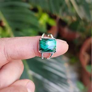 Anillo de Plata de Ley 925 Hecho a Mano para Mujer, con Gema de Malaquita en Forma de Cojín, Regalo Único para Ella, Joyería de Plata para Mujer - Product Image 3