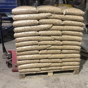 Granulés de bois 6-8mm 15kg Palette complète (66 sacs) avec 0,5% de cendres et 4600J de calories - Achetez chez Cornish Firewood en Cornouailles - Product Image 2