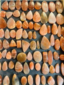 Piedras preciosas SUNSTONE naturales de calidad 100% de grado AAA, piedra solar de fuego de forma mixta para la fabricación de joyas, piedras preciosas súper naturales increíbles - Product Image 3