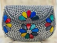 Trendy Boho Chic Metal Clutch Handbag Featuring Intricate Engraved Designs Ideal For Women's Fashion Accessories Bulk Orders - Product Image 3