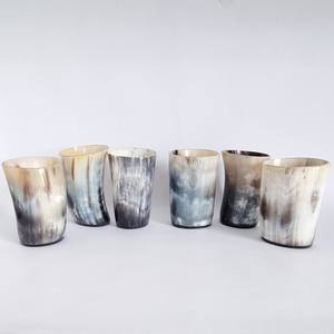 Vaso de vidrio para beber con cuerno de búfalo natural decorativo con opciones de acabado personalizado para eventos culturales a precio mayorista - Product Image 3