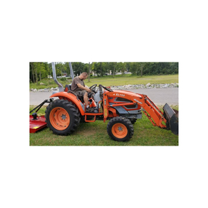 Kioti RX7320 tracteur utilitaire compact conception puissante moteur fiable idéal pour la préparation des champs et les tâches agricoles quotidiennes - Product Image 4