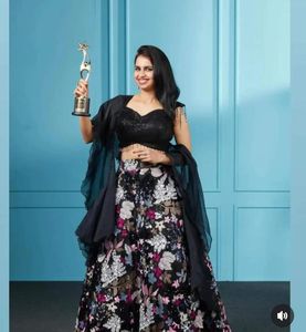 Élégant à la mode indien pakistanais adultes vêtements été Cancan toile Patta Lehenga Choli Double paillettes broderie travail - Product Image 3