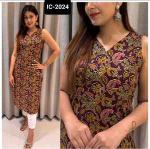 Las últimas mujeres usan Kurtis de algodón sin mangas con estampado digital Kurti para ropa regular y de oficina con Kurtis de talla grande a bajo precio - Product Image 2