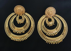 Fournisseurs de gros Boucles d'oreilles serties de boucles d'oreilles Jhumka plaquées or 22CT au design traditionnel Bijoux pour femmes par les exportateurs - Product Image 2