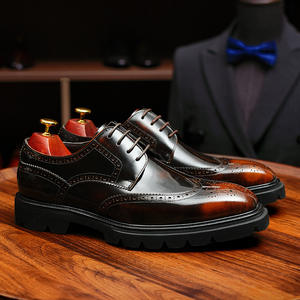 Chaussures habillées en cuir de style brogue avec détails perforés et semelle intérieure amortissante pour hommes, idéales pour les rendez-vous professionnels - Product Image 2