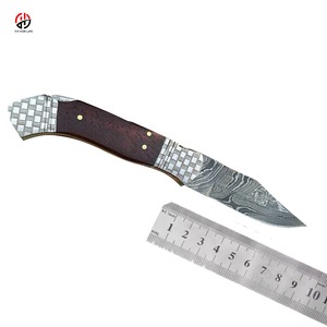 Cuchillo Plegable de Caza HTTC Hecho a Mano con Acero de Damasco de Grado Industrial y Mango Personalizado - Product Image 3