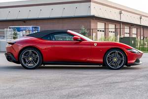 Ferrari Roma-Spider 2024, Motor V8 Biturbo de 612 CV, Frenos de Cerámica de Carbono - Product Image 3