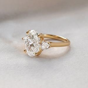 Bague de fiançailles en moissanite taille ovale de luxe, trois pierres, sertie or, argent, platine, bijoux fins, prix d'usine - Product Image 3