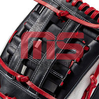 Guante de béisbol reforzado con doble costura, palma profunda y cordones fuertes.