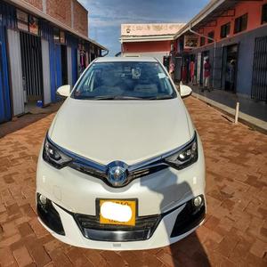 Toyota Auris automatique d'occasion assez utilisée Vitesse de pointe Frais et propre sans accident Conduite à gauche et à droite - Product Image 3