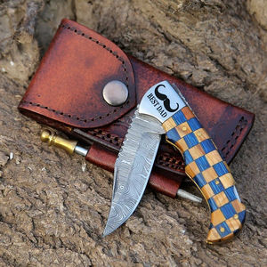 Cuchillo Plegable Hecho a Mano de Acero Damasco Inoxidable de Grado Industrial |   Cuchillo de Caza y Camping OEM de Bolsillo con Borde Dentado y Otras Opciones de Mango - Product Image 6