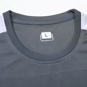 Uniformes de football personnalisés en gros - Tissu polyester uni à manches courtes et taille élastique pour hommes - Product Image 2