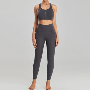 Ensemble de yoga 2 pièces pour femme, haut de sport sans manches et pantalon, qualité supérieure, personnalisé, fabriqué au Pakistan, collection 2026 - Product Image 2
