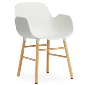 Chaise en plastique de design scandinave BFG031 avec accoudoirs et pieds en chêne - Product Image 1