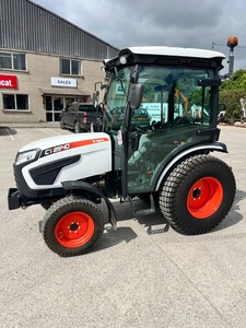 Tracteur agricole compact Bobcat CT2540 de 25 CV avec cabine fermée, véhicule utilitaire agricole pour manœuvres agricoles - Product Image 5