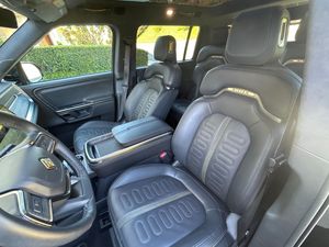 Voiture électrique Rivian R1S Adventure Edition 2023, sièges en cuir de luxe, boîte manuelle/automatique, conduite à gauche/droite, transmission intégrale, batterie au lithium R17 - Product Image 5