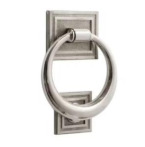 Heurtoir de porte en métal robuste avec finition antique, résistant aux intempéries, idéal pour les villas, les hôtels et les maisons de luxe - Product Image 1