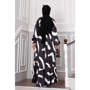 Robe Hijab Taille Satinée Ceinturée Noir - Product Image 3