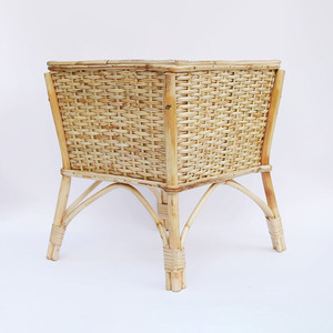 Nouveaux designs de supports de fleurs faits à la main décorations de fête en plein air support de support de plante en rotin pour la vente en gros - Product Image 1