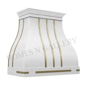 Hotte murale sur mesure en acier inoxydable, design moderne, faite à la main, avec bandes et rivets en laiton, pour îlot de cuisine style farmhouse - Product Image 4