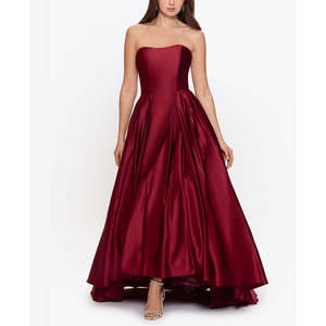 Abito da sera rosso Betsy & Adam da donna, senza spalline, in raso, modello ball gown, con orlo asimmetrico, taglia XS Petite, decorazioni di paillettes e scollo rotondo, ideale per feste - Product Image 1