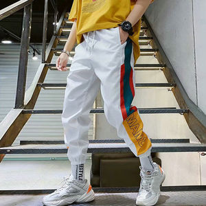 Pantalon de survêtement d'entraînement en coton uni avec logo personnalisé en gros - Product Image 4