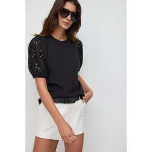 Blusa Casual de Manga Corta con Cuello Redondo y Bordado con Logotipo Frontal, Corte Regular, 100% Algodón - Product Image 2