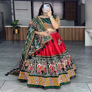 กระจกพิมพ์ลาย dola Silk patola นักออกแบบล่าสุด lehenga choli fabzone - Product Image 3