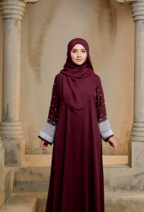 Abaya de luxe pour femmes, design perlé, longueur totale, modeste, avec broderie élégante de fils et de perles sur les manches pour l'Aïd - Product Image 4