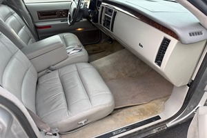 Cadillac Fleetwood Hearse de 1996 - Product Image 5
