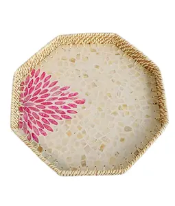 Plateau en rotin élégant en osier incrusté de nacre Plateau de service décoratif en rotin incrusté Base en MDF pour l'affichage de bonbons aux fruits - Product Image 1