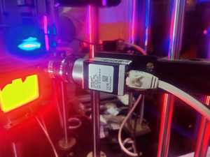 Máquina clasificadora óptica de SensoVision para el control de calidad de tuercas y arandelas que utilizan tecnología de visión artificial - Product Image 5