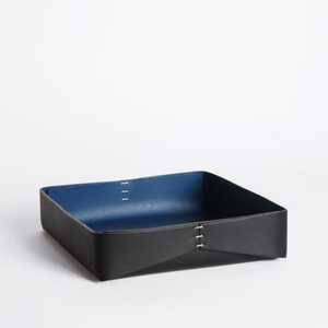 Bandeja de servicio de cuero organizacional para estante multiusos con textura elegante y base espaciosa Ideal para servir o exhibir - Product Image 2