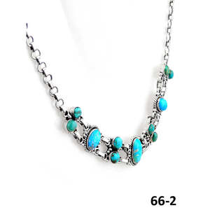 Collier Émeraude de la Vallée Style Sud-Ouest Fait Main avec Turquoise, Argent Sterling et Motif Géométrique pour Cadeau - Product Image 2