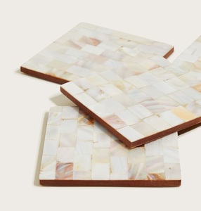 Sous-verres de vadrouille artistiques faits à la main avec finition polie conçus pour protéger les surfaces en bois et ajouter une touche décorative à la maison - Product Image 1