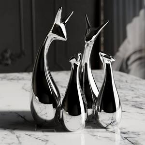 Objeto Decorativo de Cerámica Plateada Hecho a Mano con Diseño de Ciervo Contemporáneo de 25 cm - Product Image 2