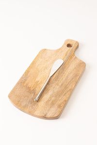 Planche à fromage et plateau à charcuterie en bois d'olivier artisanal, planche à découper en bois dur |   Plat de service décoratif de forme irrégulière - Product Image 6